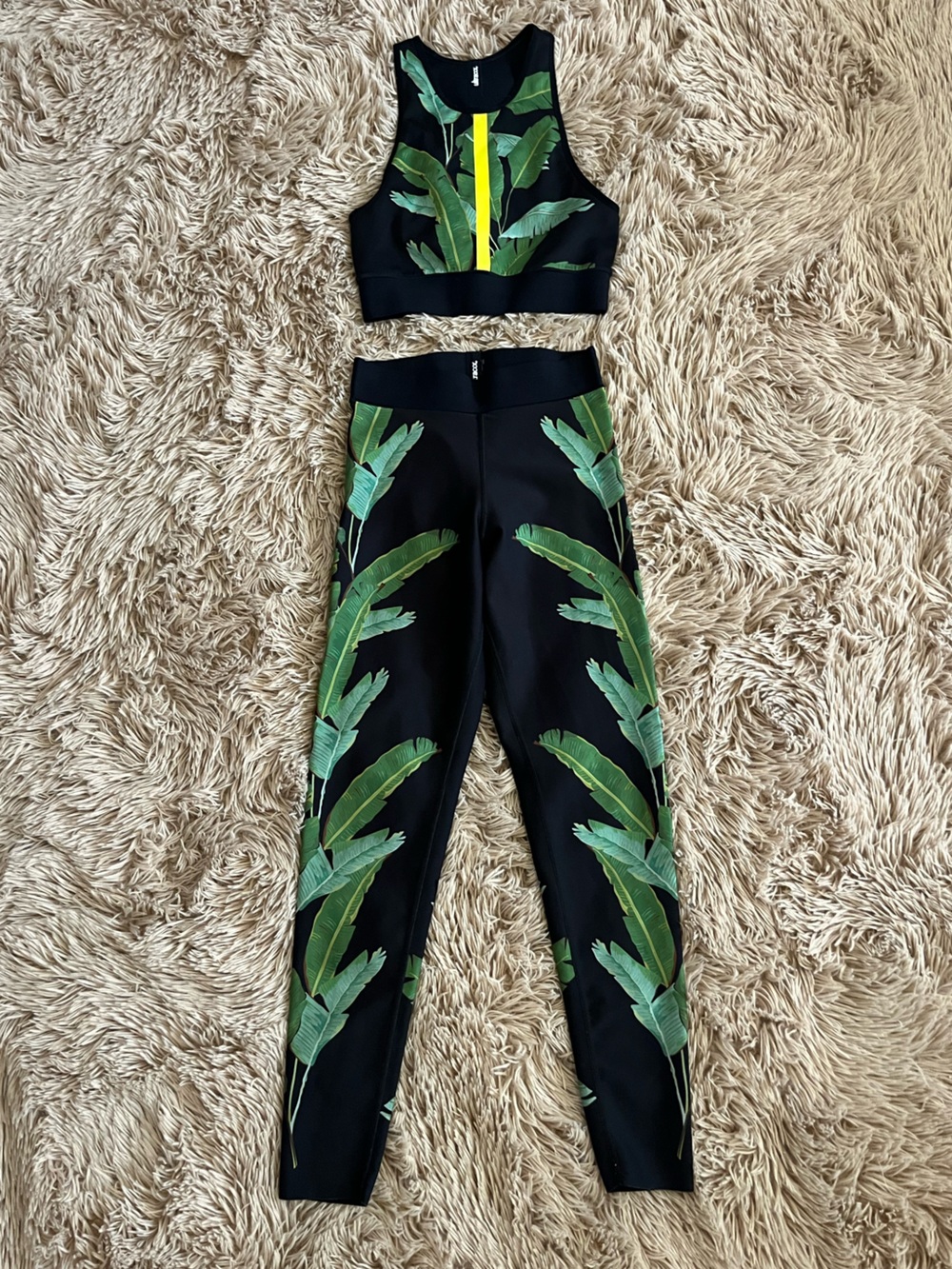 Ultracor Set XS Banana Leaf Top and Leggings